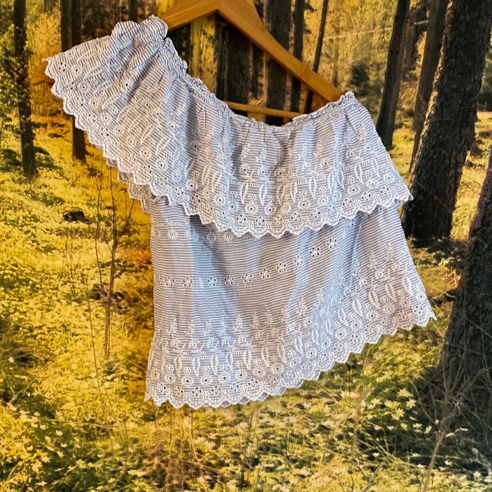 SALE💕NWOT American Eagle Oufitters one shoulder top